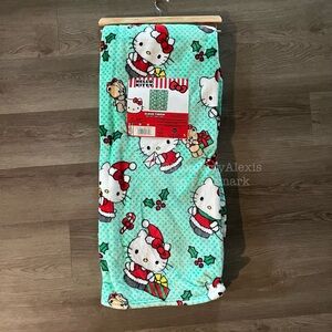 NWT Sanrio Hello Kitty Green Christmas Cloud Throw Blanket